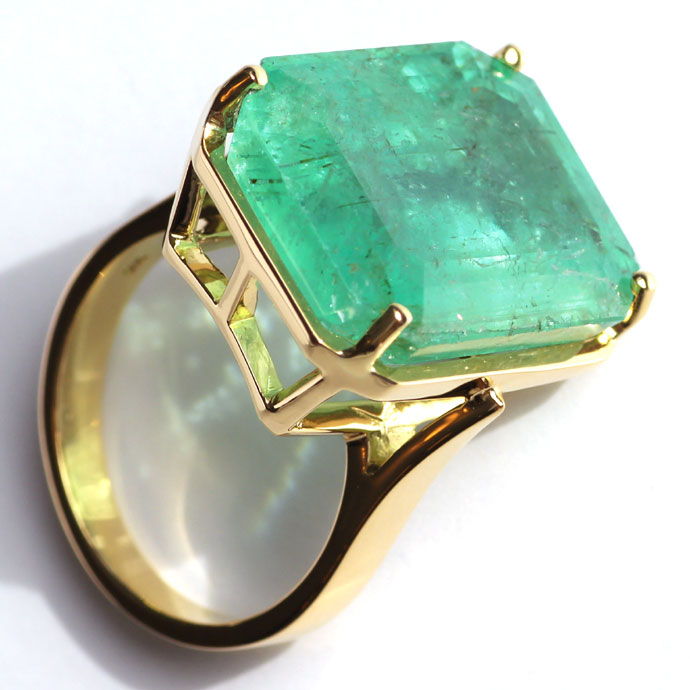 Foto 3 - Goldring mit riesigem 21ct großen Smaragd im Emeraldcut, R9207